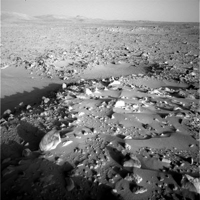 A small crater or a big hollow, on Sol 111 (3)
nessun commento
Parole chiave: Mars craters