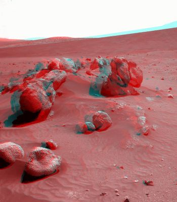 Boulders, like "sleeping bears"... - Sol 143
Un frame 3D tra i più spettacolari, a nostro parere, mai realizzati dagli Amici di Mars Unearthed. 
Parole chiave: Mars Panorama - Rocks, Outcrops and Boulders