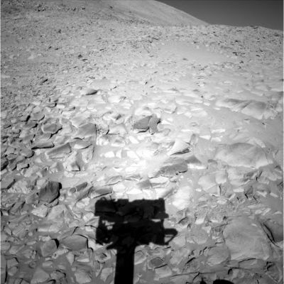 A shadow on the rocks - Unusual rocky features
Parole chiave: Mars rocks, sand and debris - Controversial