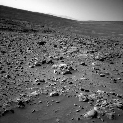 Horizon... (1)
Una nuova, bellissima e finemente definita panoramica dell'area circostante il Rover Spirit, riferita al 293mo Sol di permanenza della Sonda su Marte. Da osservare con la consueta attenzione le strane forme delle formazioni rocciose che circondano il Rover e le sabbie lievemente increspate che caratterizzano alcuni punti del suolo del Pianeta Rosso. Molto suggestiva è la visione delle colline più lontane, immerse nella consueta nebbiolina che avvolge tutti i panorami Marziani.
Parole chiave: Postcards from Mars