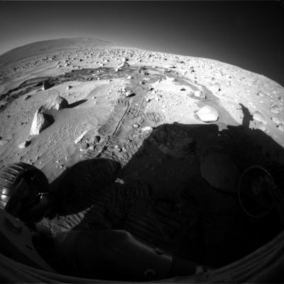 Spirit's looking ahead...on Sol 346
nessun commento
Parole chiave: Postcards from Mars
