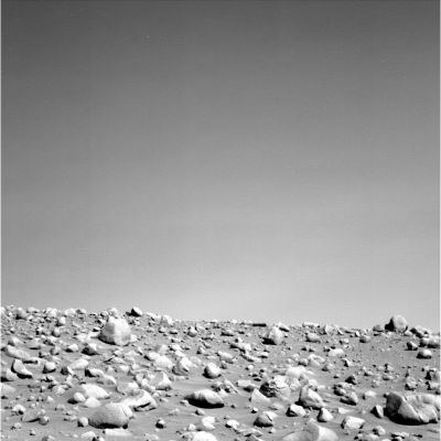 Layered clouds over Spirit
Il Cielo di Marte sembra "sbiadire", in questo frame, ma si tratta solo di nuvole, leggere, sottili e stratificate, che si stanno avvicinando...
Parole chiave: Martian clouds - Area Gusaev Crater