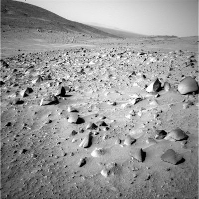 Are these rocks "just rocks"? (1)
Una domanda provocatoria e per nulla oziosa: guardate bene questo panorama roccioso relativo al Sol 390 e preparateVi a vedere qualcosa di davvero inusuale e che, probabilmente, farà davvero felici tanti Ricercatori di Anomalie...
Parole chiave: Mars rocks, sand and debris