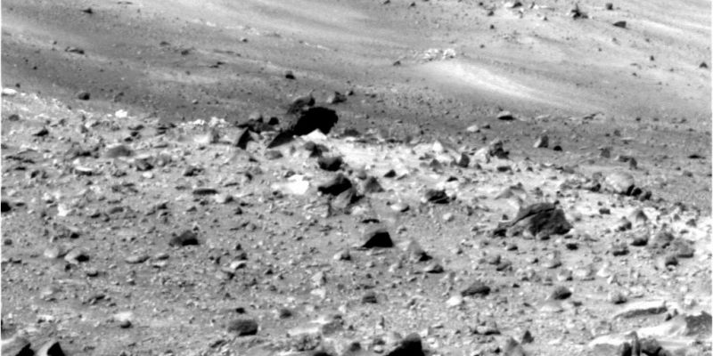 Same image, different stones? (4)
vedi il commento al frame che precede
Parole chiave: Mars rocks, sand and debris - Controversial image