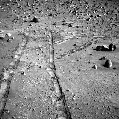 Just a look around, on Sol 476 (2)
vedi il commento al frame che precede
Parole chiave: Mars rocks, sand and debris - Controversial image