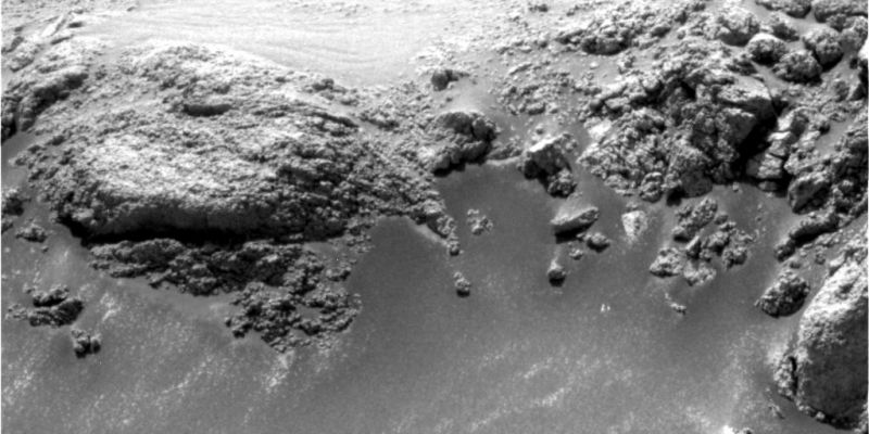 Details of the rocks on the edge of the hollow (1)
nessun commento
Parole chiave: Mars rocks, sand and debris