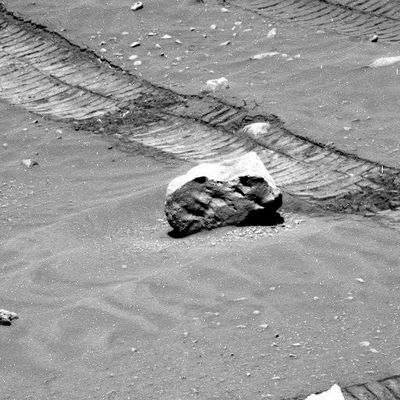 Stones (4) - Sol 509
nessun commento
Parole chiave: Mars rocks, sand and debris