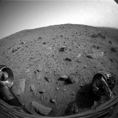 Looking towards the Summit... - Sol 520
nessun commento
Parole chiave: Mars rocks, sand and debris