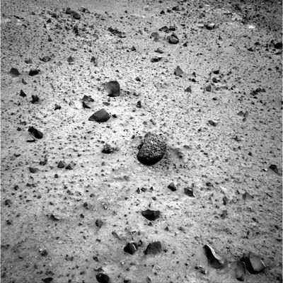 Looking around on Sol 523 (1)
nessun commento
Parole chiave: Mars rocks, sand and debris