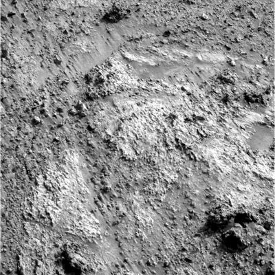 More unusual rocks from Sol 543 (3) - Little dark wind-streaks?
In questo frame, una moltitudine di "mini-wind-streaks" sembra conferire un particolare "slancio dinamico" a tutte le minuscole rocce che vengono riprese dal Rover. Ma si tratta effettivamente di un effetto causato dal vento e che abbiamo già incontrato altre volte (dalla Missione Viking ad oggi, passando per Soujourner/Pathfinder) oppure, come sostengono alcuni, si tratta di un evidente segnale del passaggio di liquidi (passaggio occorso nel passato ma NON in epoche remote)?
Parole chiave: Mars rocks, sand and debris