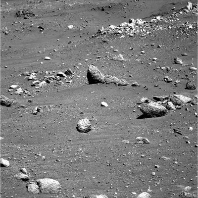 Beautiful and strange rocks (3) - Sol 550
nessun commento
Parole chiave: Mars rocks, sand and debris