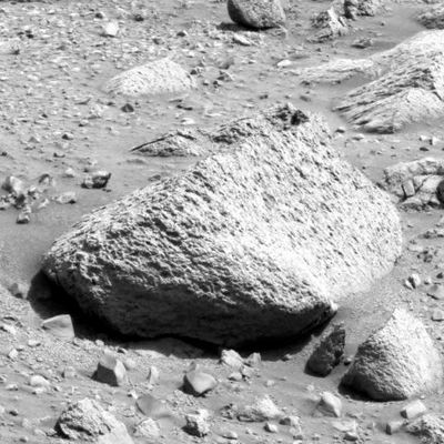 New strange rocks (5) - Sol 562
Forse i nostri Amici Scienziati stanno cercando qualcosa che non � il caso di sbandierare.
Insomma: ogni ipotesi � buona in questo scenario.
Le uniche ipotesi NON buone (e che fanno il gioco di coloro che vogliono mantenere - come, di fatto, mantengono - il cover-up) sono quelle che dicono, semplicisticamente "ma sono tutte stupidaggini! Noi riusciamo a malapena a mettere qualche satellite in orbita, figurati mandare uno o pi� uomini sulla Luna e far arrivare Sonde su Marte, Giove e Saturno". Ecco, dietro questo approccio qualunquistico e stupidamente dissacratorio (sono morti in tanti per mandare gli Uomini sulla Luna e qualche Sonda nello Spazio e forse sarebbe bene ricordarselo...), si cela una delle pi� subdole - ma ben congegnate - trappole create per dividere e comandare: usare persone che si credono (ed agiscono) come Paladini della Verit�, per proteggere le vere falsit� e le vere mostruosit�.
Parole chiave: Mars rocks, sand and debris