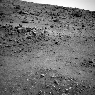 New outcrops and boulders near Husband's Summit (2) - Sol 574
nessun commento
Parole chiave: Mars Panorama - Mars rocks, sand and debris
