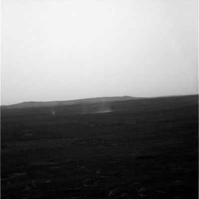 Eolian Activities near Spirit... - Sol 574
Due splendidi e possenti DD, a circa 1 Km (o poco più) dal Rover, mentre spazzano le sabbie di Gusev Crater e conferiscono un qualcosa di magico ed insieme di inquietante a questo Mondo che, Sol dopo Sol, continua a mostrarci ed a spiegarci quanto sia difficile "capire" la Natura...
Parole chiave: Dust Devils
