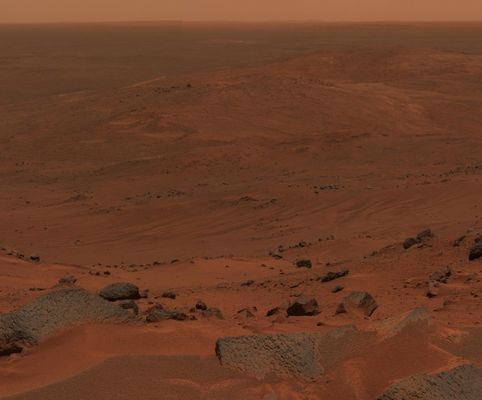 Tennessee Valley: a HR View from Husband's Summit - Sol 583 (1)
Questa immagine e la seguente sono solo due frammenti della (enorme e, per noi, non pubblicabile in un'unica soluzione) versione in HR dello stesso Panorama/Cartolina già pubblicato nella Sezione "Mars in Colors" (Tennesse Valley). Non si tratta, comunque, di una inutile ripetizione: la elevata definizione di questi due dettagli, infatti, ci permette di cogliere alcune nuances del paesaggio Marziano che le versioni in LR e MR, pur risultando visivamente più "accattivanti" ed "immediate", purtroppo (e, diremmo, inevitabilmente) cancellano.
Parole chiave: Postcards from Mars - Mars Panorama