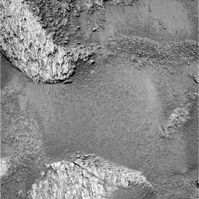 Sometimes...Close views are like watching from the orbit! (7) - Sol 586
nessun commento
Parole chiave: Mars rocks, sand and debris