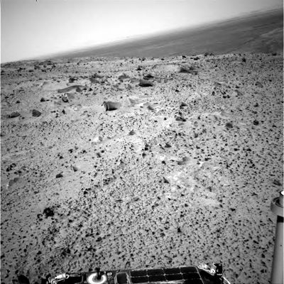 The "quality" o some of the Spirit Frames... (2) - Sol 589
Guardate l'orizzonte lontano di Gusev per renderVi conto esattamente di ciò a cui ci riferiamo, quando parliamo di "frames offuscati" (o "piallati", come dice giustamente l'Amico e Collega Alessio Feltri)!
Parole chiave: Mars Panorama - Mars rocks, sand and debris - Controversial