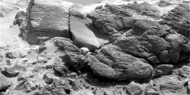 Summit's outcrop - Sol 625
nessun commento
Parole chiave: Mars rocks, sand and debris
