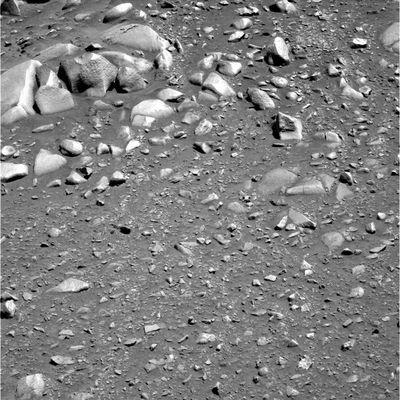 Curious and interesting stones (2) - Sol 652
nessun commento
Parole chiave: Mars rocks, sand and debris