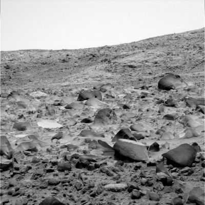The "Bizarre Nature" of Mars' rocks (1) - Sol 677
Di spunti, in frames come questo ed il successivo, ce ne sono per tutti i gusti. Le speculazioni che si potrebbero fare, sono incontabili...
Parole chiave: Mars Rocks, Sand and Debris - Very Anomalous Surface Feature