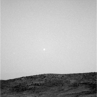 Setting Phobos and Deimos (3) - Sol 682
Original caption:"Left Pan-Cam Non-linearized Full frame EDR acquired on Sol 682 of Spirit's mission to Gusev Crater at approx. 05:04:03 MLT. Camera commanded to use Filter 1 (739 nm)".
Parole chiave: Martian Moons - Deimos and Phobos (from Mars' surface) - Controversial