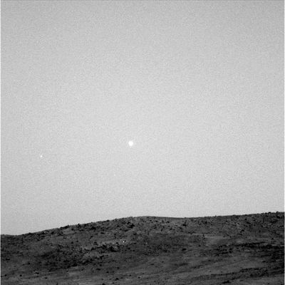 Setting Phobos and Deimos (4) - Sol 682
Original caption:"Left Pan-Cam Non-linearized Full frame EDR acquired on Sol 682 of Spirit's mission to Gusev Crater at approx. 05:04:14 MLT. Camera commanded to use Filter 1 (739 nm)".
Parole chiave: Martian Moons - Deimos and Phobos (from Mars' surface) - Controversial