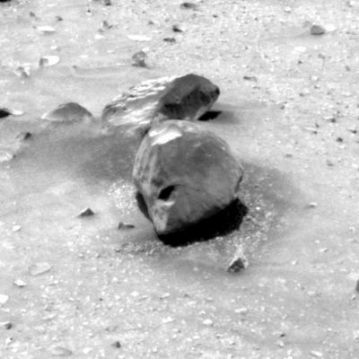 Rocks and Outcrops (3) - Sol 682
nessun commento
Parole chiave: Mars rocks, sand and debris