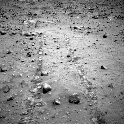 Husband Hill, on the way down (2) - Sol 684
nessun commento
Parole chiave: Mars rocks, sand and debris