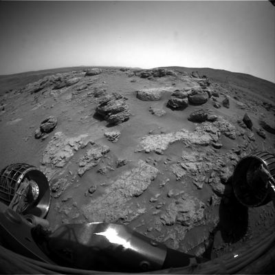 Beautiful outcrops facing Spirit (2) - Sol 685
Original caption:"Left Front Haz-Cam Non-linearized Full frame EDR acquired on Sol 685 of Spirit's mission to Gusev Crater at approx. 13:30:30 MLT".
Parole chiave: Outcrops - Gusev Crater
