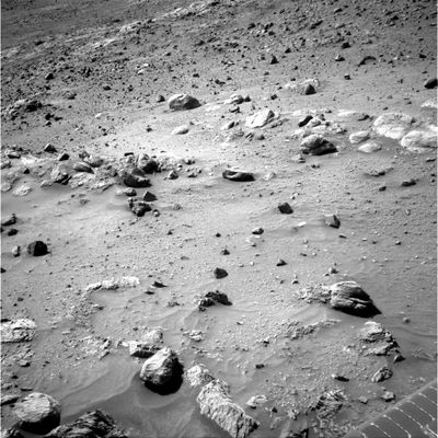 Various and anomalous boulders, rocks and outcrops (5) - Sol 685
nessun commento
Parole chiave: Mars rocks, sand and debris