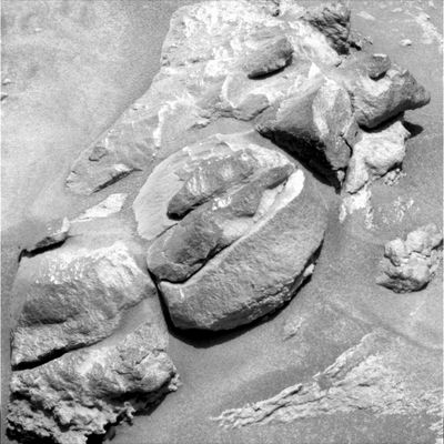 Close-ups (1) - Sol 689
nessun commento
Parole chiave: Mars rocks, sand and debris