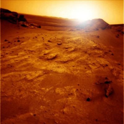 Imaginary Sunset (not real) - Sol 694
Uno dei nostri (ormai soliti...) "tramonti Marziani", realizzato con Jasc Paint Shop Pro in 3 minuti - e totalmente falso, dato che questo frame è stato ottenuto circa alle ore 13 MLT).
Parole chiave: Postcard from Mars