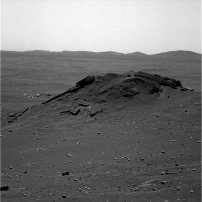Spectacular Outcrop! (4) - Sol 694
Original caption:"Left Pan-Cam Non-linearized Full frame EDR acquired on Sol 694 of Spirit's mission to Gusev Crater at approx. 11:09:30 MLT.
Camera commanded to use Filter 7 (432 nm)".
Parole chiave: Martian Boulders and Outcrops