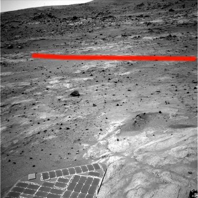 Blurry in the distance, (almost) clear near the MER - Sol 697
Una curiosità: come spessissimo è accaduto ed accade, le immagini (rectius: alcune immagini) Nav-Cam che riprendono, in prevalenza, rocce e macigni, restano a definizione discreta sino a pochissimi metri di distanza dal punto di ripresa, per poi, improvvisamente, diventare confuse, sfuocate e/o, comunque, inutilizzabili dalla media alla lunga distanza (ossìa tutta l'area posta al di sopra del tratto rosso). 

Voi pensate che si tratti di un effetto inevitabilmente connesso alle caratteristiche proprie delle ottiche del Rover? Lo penseremmo anche noi...se poi non ci trovassimo a vedere altri frames - come quello che ritrae il bellissimo outcrop "Horseback" (e che troverete due frames più avanti) - in cui la qualità dell'immagine resta eccellente sia sulla breve, sia sulla medio-lunga distanza dal punto di ripresa. 

Curioso, vero?!?...
Parole chiave: Mars rocks, sand and debris