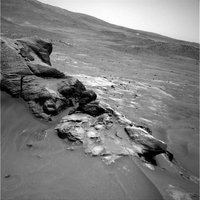 Horseback Outcrop - Sol 697
Original caption:"Left Nav-Cam Non-linearized Full frame EDR acquired on Sol 697 of Spirit's mission to Gusev Crater at approximately 12:54:07 MLT".
Parole chiave: Martian Outcrops - Gusev Crater Area - Near Husband Hill