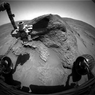 The RA and "Sleeping Bear" - Sol 699
Original caption:"Right Front Haz-Cam Non-linearized Full frame EDR acquired on Sol 699 of Spirit's mission to Gusev Crater at approximately 12:32:03 MLT".
Parole chiave: Martian Outcrops
