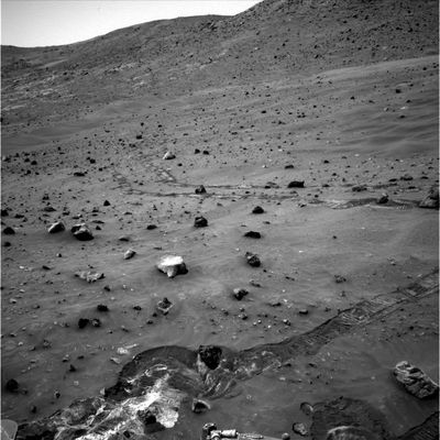 Rover tracks and stones - Sol 720
Original caption:"Right Nav-Cam Non-linearized Full frame EDR acquired on Sol 720 of Spirit's mission to Gusev Crater at approximately 11:50:22 MLT".
Parole chiave: Mars Panorama - Rocks, Outcrops and Boulders