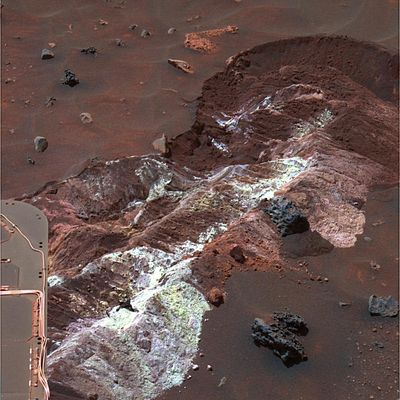Martian "salts" - Sol 721 (false colors)
Original caption:"This view is a false-color composite combining images taken with the PanCam's 750-, 530- and 430-nnmt filters on Jan. 12, 2006, the Rover's 721st Sol on Mars".
Parole chiave: Martian Sands - Husband Hill's Flank
