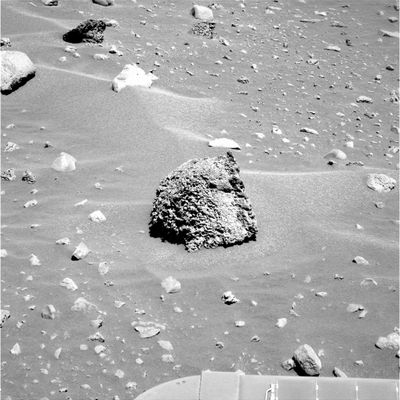 More "Martian Corals"... - Sol 735
Caption originale:"Right PanCam Non-linearized Full frame EDR acquired on Sol 735 of Spirit's mission to Gusev Crater at approximately 12:49:04 MLT. Camera commanded to use Filter 1 (436 nm)".
Parole chiave: Mars Rocks, Sand and Debris - Anomalous Surface Feature