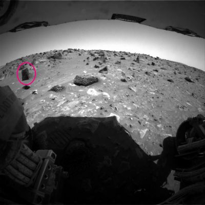 Funny-looking boulder... - Sol 738
nessun commento
Parole chiave: Martian rocks, sand and debris