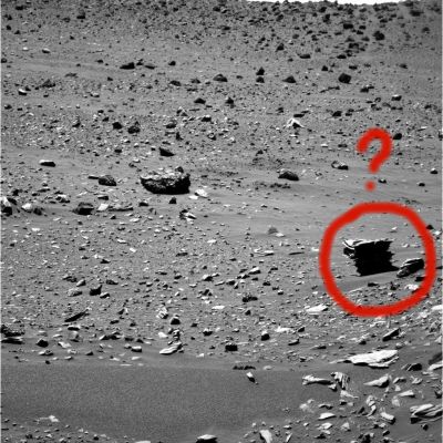 A very strange boulder... - Sol 765
vedi il commento svolto per il frame precedente
Parole chiave: Mars rocks, sand and debris - Boulder Field