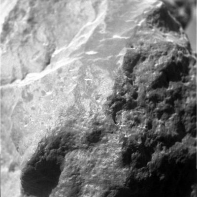 Details of Home Plate's rocks (2) - Sol 770
Spirit successfully completed 4 Soles of driving clockwise around the rim of "Home Plate", toward the South and the East. The Rover is currently spending 3 Soles studying a rock target called "Fuzzy Smith", using three instruments on the Robotic Arm (RA), such as the Microscopic Imager (MI), the Mössbauer Spectrometer (MSpct) and the Alpha Particle X-ray Spectrometer (APXrS).

During the coming week (March 6-12), Spirit will communicate with Earth in UHF-only mode while NASA's Mars Reconnaissance Orbiter arrives at the Red Planet.
Parole chiave: Microscopic Imager (MI) - Home Plate's Rocks