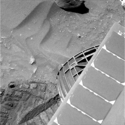 The Wheel and the Surface - Sol 780
nessun commento
Parole chiave: The MER Spirit: the wheel