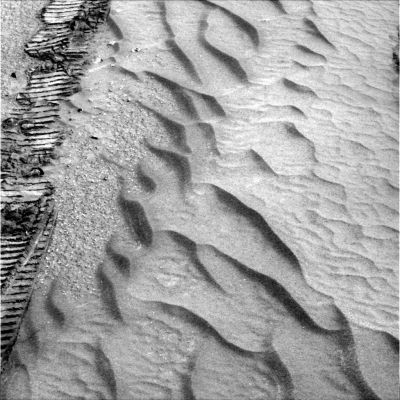 Tracks, sand, dust and mini-Side-Winders - Sol 786
nessun commento
Parole chiave: Mars rocks, sand and debris