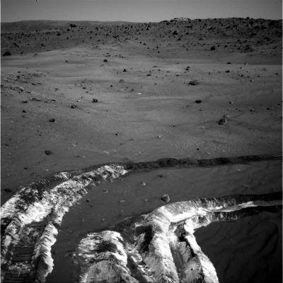 Underground salt&carbonate deposits? (3) - Sol 787
Caption NASA originale:"Left NavCam Non-linearized Full frame EDR acquired on Sol 787 of Spirit's mission to Gusev Crater at approximately 12:46:54 MLT".
Parole chiave: Martian Surface - possible salt and carbonate underground deposits