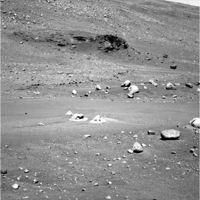 A dark outcrop in the distance - Sol 788
nessun commento
Parole chiave: Mars Rocks, Sand and Debris - Anomalous Surface Feature