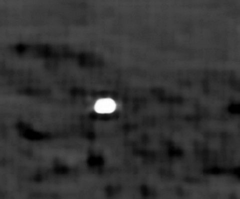 The "Silver-Sphere", near Pathfinder... (extra detail mgnf) - Sol 6
Allora, che ne dite? 
Questo oggetto è lo stesso (da un punto di vista meccanico/costruttivo) che Spirit ha incontrato "sulla via di Bonneville" - e cioè un "rottame spaziale", perso durante le operazioni di landing, oppure, in entrambi i casi, esso è l'evidenza oggettiva di una Presenza Aliena nei pressi del Landing Site?
Oppure questo oggetto è effettivamente la Backshell della Sonda Pathfinder, mentre la Silver Sphere incontrata da Spirit è "qualcos'altro"?

Domande, domande, domande...
Parole chiave: Highly Controversial Frame - Soujourner/Pathfinder Series