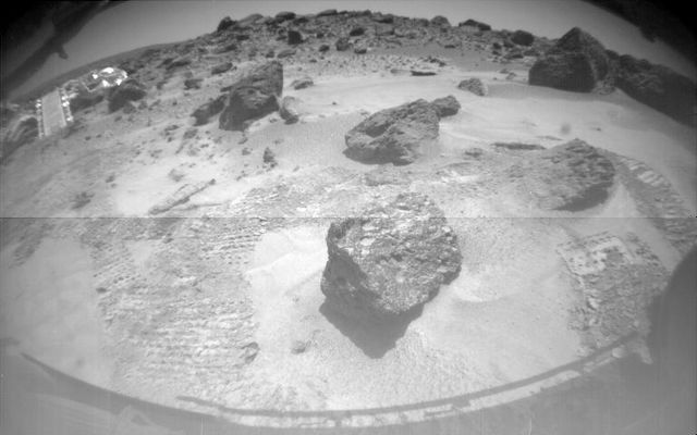 Rocks and dust - Sol 7
nessun commento
Parole chiave: Mars rocks, sand and debris - Controversial image