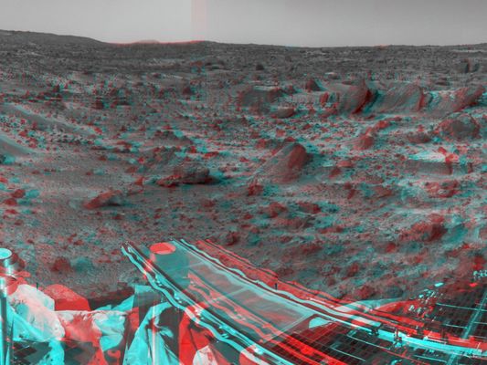 "Monster-Pan" in 3-D (1) - Sol 8
Dopo aver ricevuto un numero davvero consistente di richieste di frames tridimensionali, abbiamo pensato che il Monster-Pan (ossìa i dintorni del Rover Soujourner e della Sonda Pathfinder a 360°) potesse essere un qualcosa di veramente gradito ai nostri Amici Lettori.
Ecco dunque, direttamente dai NASA files relativi alla Missione Pathfinder, il "Monster-Pan" in 3-D.
ArmateVi di occhialini rosso-verdi e, credeteci, proverete una sensazione di straordinaria meraviglia quando Vi accorgerete che la Sonda Pathfinder NON era affatto atterrata in una zona piatta e monotona, bensì proprio nel bel mezzo di un'area fortemente accidentata e ricca di crateri, dossi, collinette ed outcrops.

Buona visione!
Parole chiave: 3D Images