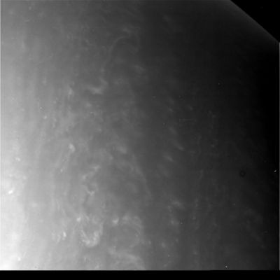 White ice-clouds on Saturn's upper atmosphere (1)
Original caption:"N00047653.jpg was taken on January 02, 2006 and received on Earth January 03, 2006. The camera was pointing toward Saturn that, at the time, was approximately 2.732.201 Km away, and the image was taken using the CL1 and CL2 filters. This image has not been validated or calibrated".
Parole chiave: Saturn - Atmosphere - upper layers